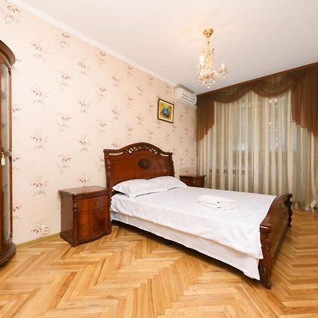 Apartment On Volodymirska 73 Street Kiev Exteriör bild